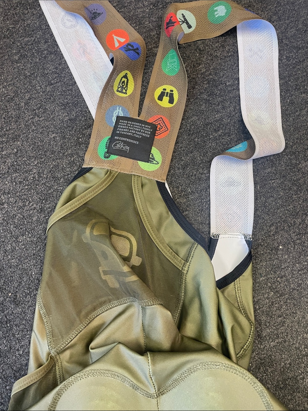 Men's Ostroy Olive Green Cargo Cycling Bib Shorts with Icon Straps - Picture 8 of 10